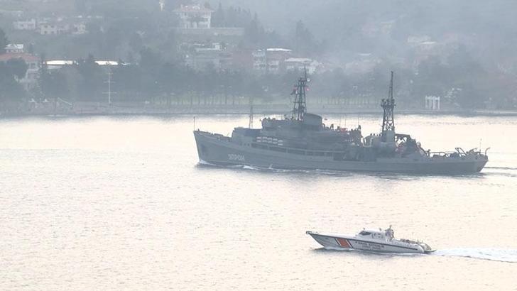 Rus savaş gemisi İstanbul Boğazı'ndan geçti