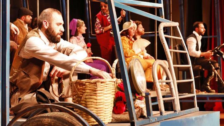 Mavi Kuş Sultangazi'de sahne aldı