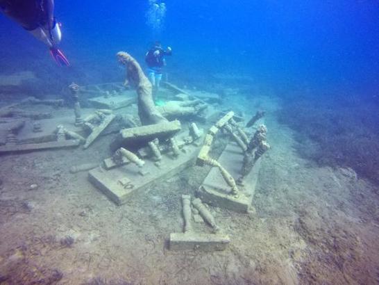 Türkiye'nin ilk su altı müzesinin heykelleri içler acısı