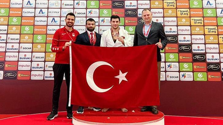 Vedat Albayrak'tan gümüş madalya