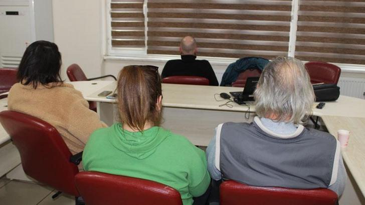 Alkol bağımlılıklarına birlikte çare arıyorlar