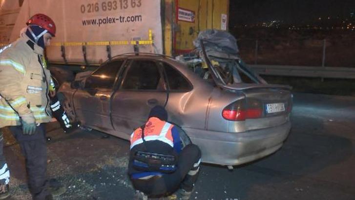 Fotoğraf Ek//Bahçeşehir TEM Otoyolu'nda feci kaza: 2 ölü, 3 yaralı