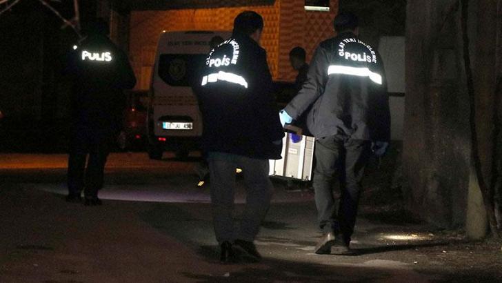 Darbedilen kadına yardım ederken silahla vuruldu