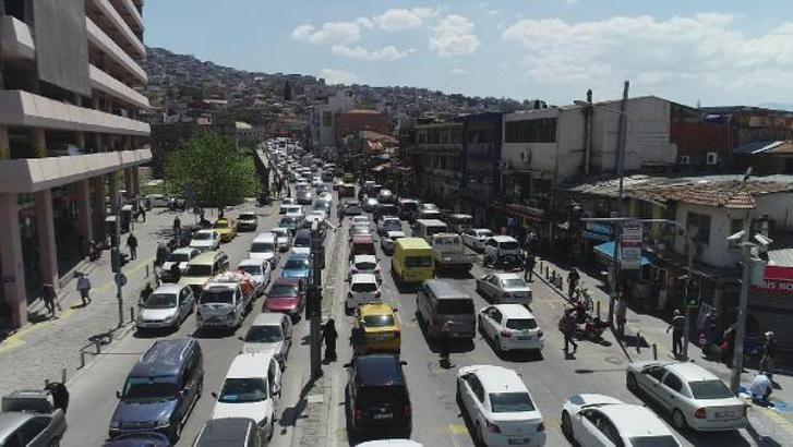 İzmir'de trafiğe kayıtlı araç sayısı ocak ayı sonu itibarıyla 1 milyon 578 bin 79 oldu