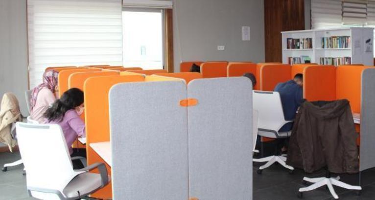 Türkbeleni Kütüphanesi öğrencileri misafir ediyor