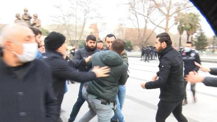 Fatih'teki Rusya protestosunda arbede