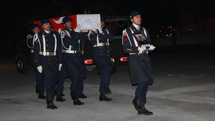 Şehit Uzman Çavuş Sunal, Hakkari'den törenle memleketi Van'a uğurlandı