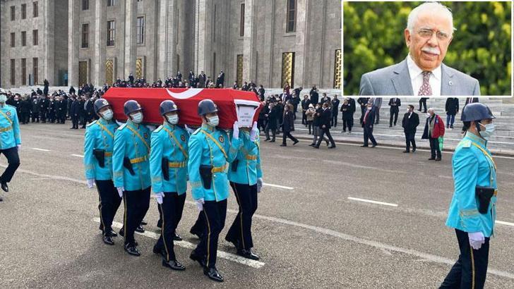 Eski bakan Sadi Somuncuoğlu için TBMM'de tören
