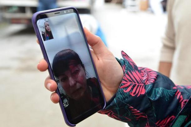 Tuvalete sığınan annesiyle konuşan Ukraynalı Yulia'nın gözyaşları