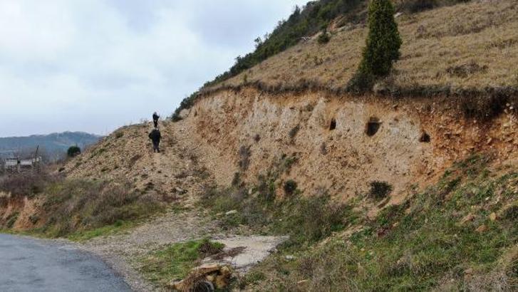 Havadan fotoğraflar//Yol çalışması ortaya çıkardı; Şile'de kiremit mezarlar bulundu