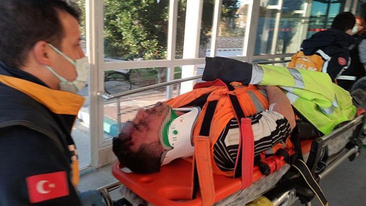 Gülnar’da işçi servisi devrildi: 13 yaralı