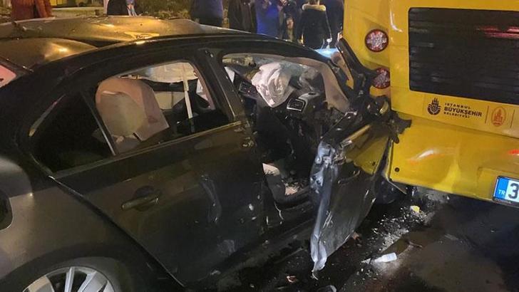 Zeytinburnu'nda 15 yaşındaki sürücü kaza yaptı, 3 kişi yaralandı