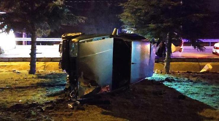 Kaza yapan alkollü sürücü otomobili bırakıp kaçtı