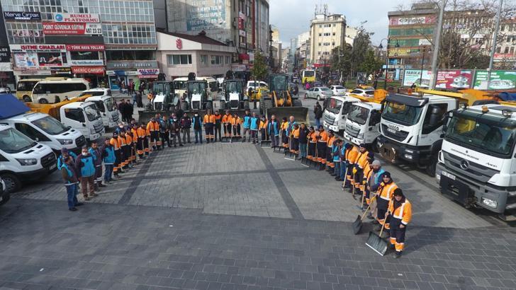 Gaziosmanpaşa'da karla mücadele ekipleri hazırlıklarını tamamladı