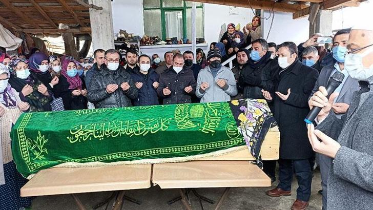 Servis kazasında ölen Sibel toprağa verildi, ikizinin tedavisi sürüyor