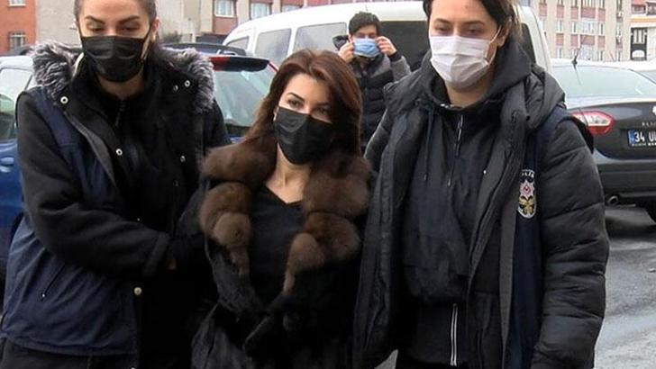 Gazeteci Sedef Kabaş'a 2 yıl 4 ay hapis cezası ve tahliye