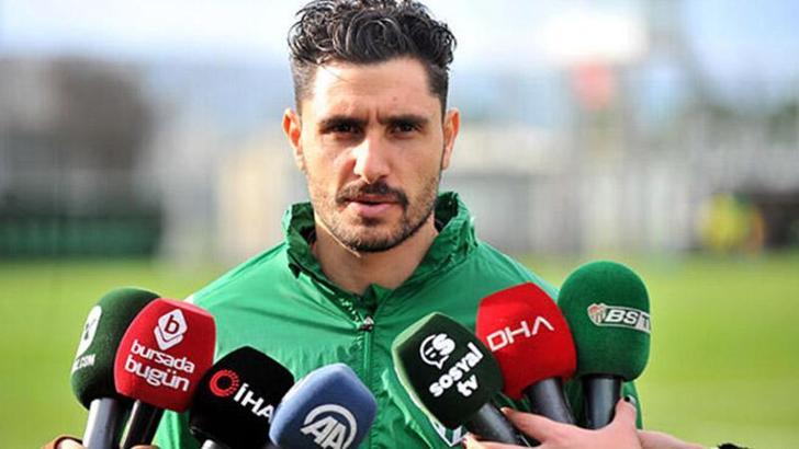 Özer Hurmacı futbolu bıraktığını açıkladı