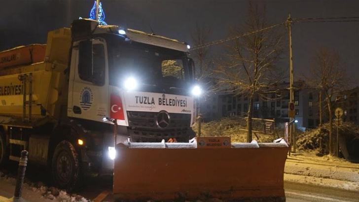Tuzla’da karla mücadele gece boyunca sürdü