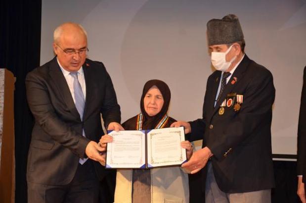 10 yıl önce hayatını kaybeden Kore gazisinin madalyası eşine verildi