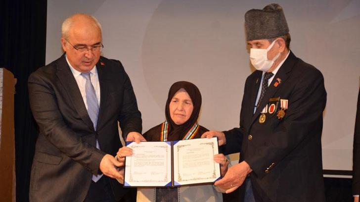 10 yıl önce hayatını kaybeden Kore gazisinin madalyası eşine verildi