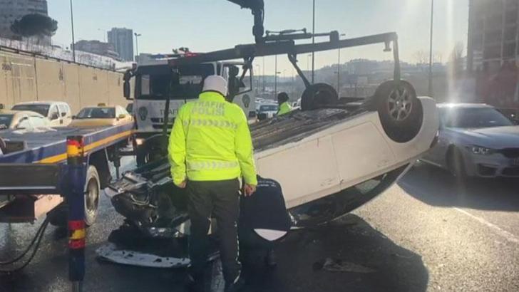 Merter D 100'de trafik kazası: 5 yaralı