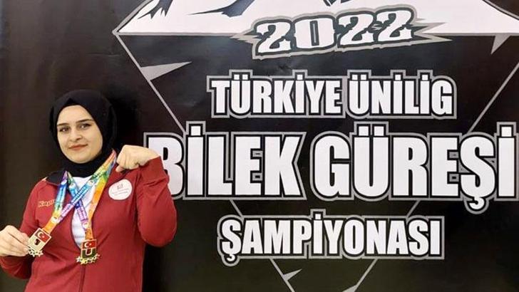 Bilek güreşinin altın kızı Funda Maral