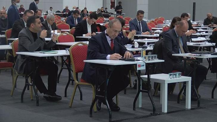 İBB Meclis toplantısında 'Çınar aÄŸacı' tartışması