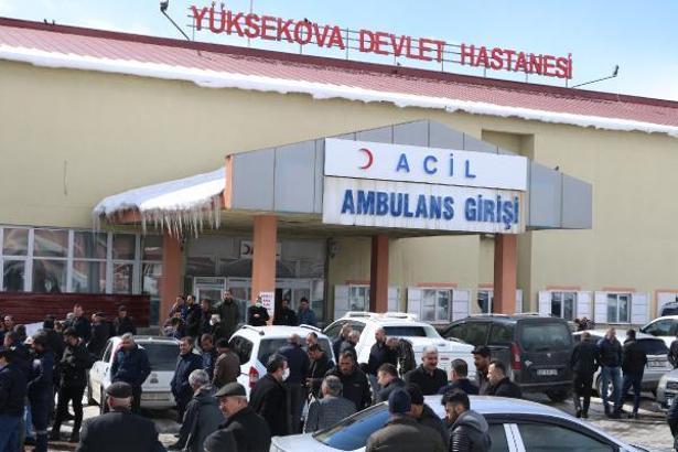 Arızayı gidermek için çıktığı direkte akıma kapıldı