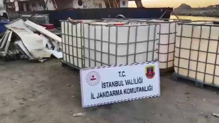 Jandarmadan akaryakıt kaçakçılarına suçüstü: Gemiden tekneye, tekneden tankere