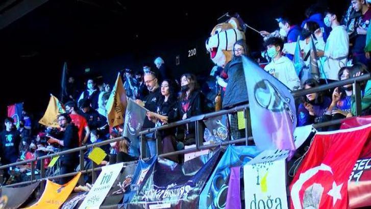 Liselilerin hedefi Houston, robotlarının adı 'Houston Hornet'