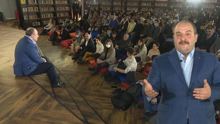 Bakan Varank Üsküdar'da gençlerle buluştu