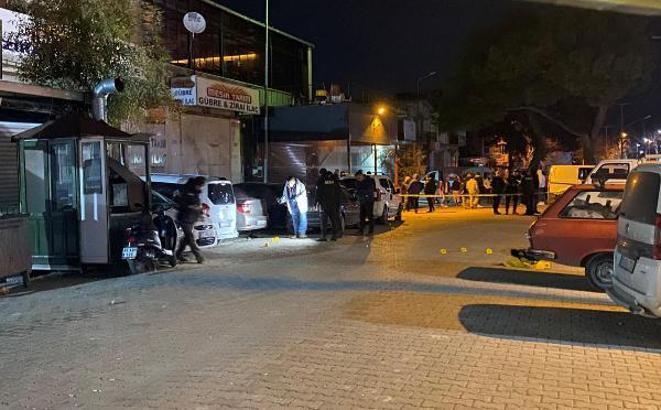 Manisa'da eğlence mekanı önünde silahlı kavga; 3 yaralı