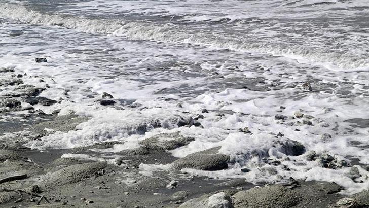 Burdur Gölü yine köpürdü