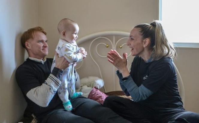 Yıllar önceki kulisleri, savaştan kaçan Ukraynalı ve Rus dansçı çiftin yeni yuvası oldu