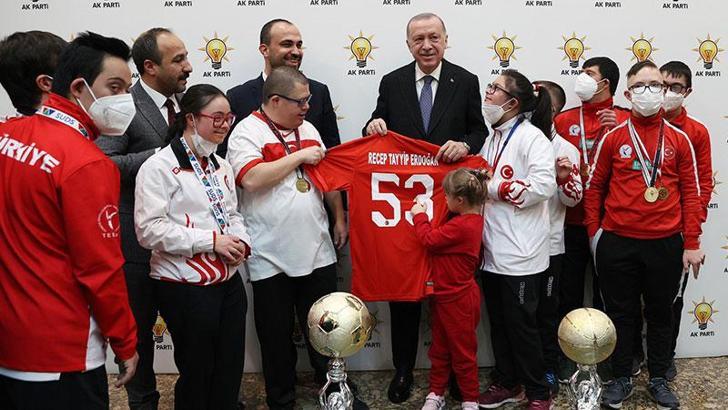 Cumhurbaşkanı Erdoğan, özel gereksinimli sporcularla bir araya geldi