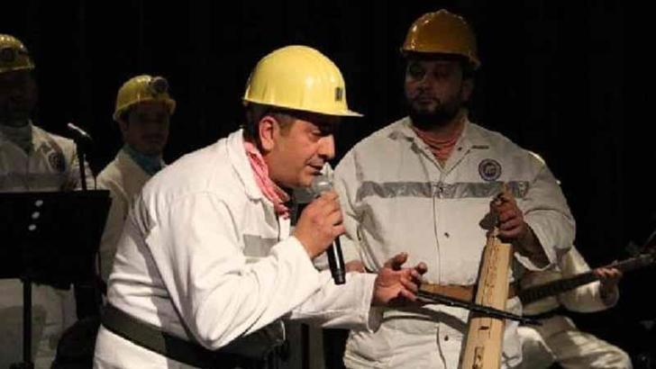 2 üniversite mezunu maden işçisi, müzik tutkusundan vazgeçmedi