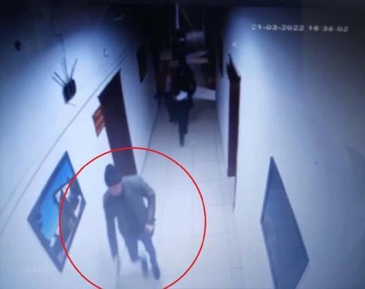 Belediye Başkanına silahlı saldırı girişimi kamerada