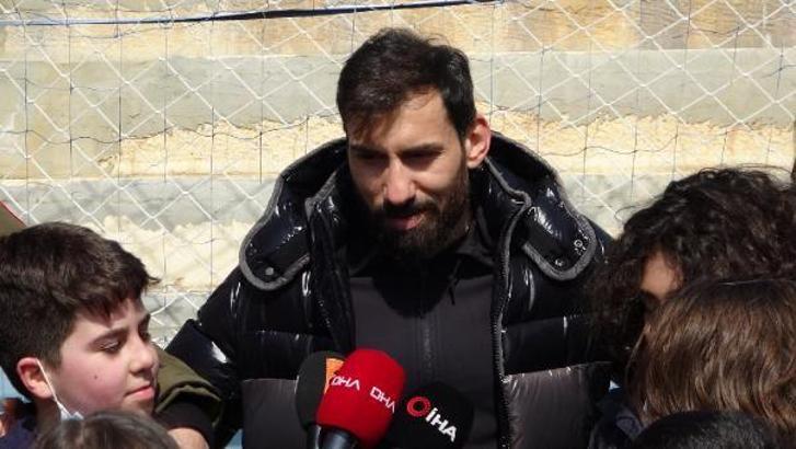 Mehmet Topal ve Şener Özbayraklı'dan sokak hayvanları için anlamlı hareket