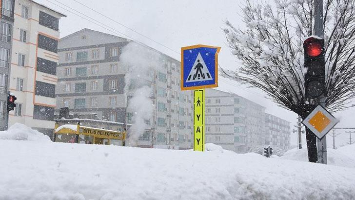 Bitlis merkez ve Tatvan'da okullara 'kar' tatili