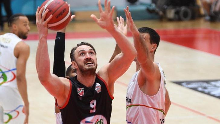 Pınar Karşıyaka'da Semih Erden dönüyor