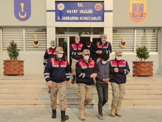 Telekomünikasyon direklerinden kablo kesip çalarken yakalandılar