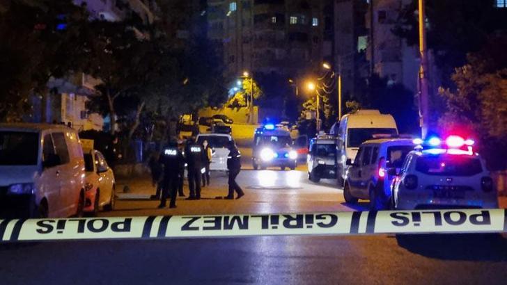 4 kişinin yaralandığı silahlı çatışma 22 bin liralık alacak için çıkmış