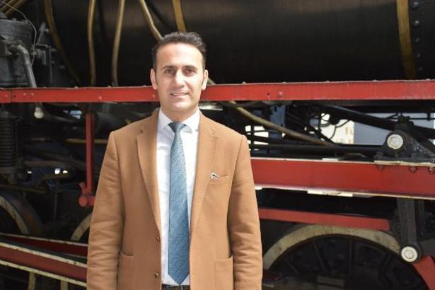 Türkiye'nin çalışan son buharlı lokomotifi İzmir'de