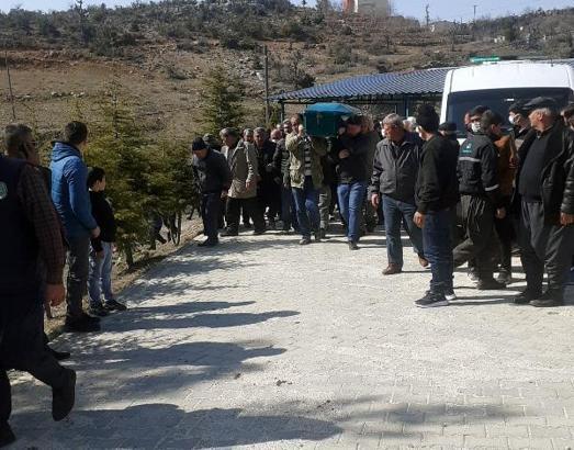 Traktör kazasında ölen baba toprağa verildi, oğlu taburcu oldu