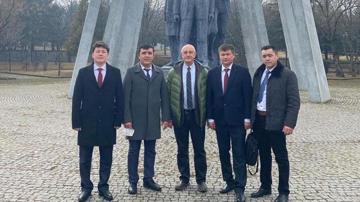 Kazakistanlı akademisyenler Hacettepe'de Türk kültürünü öğreniyor