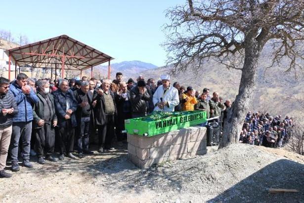 Göçükte ölen işçi toprağa verildi; kayınpederi de maden kazasında hayatını kaybetmiş