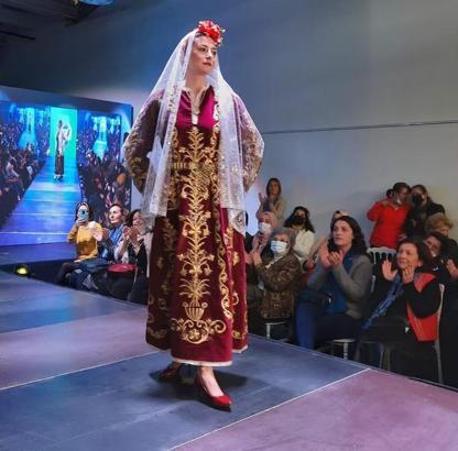 Bodrum'a özgü geleneksel kıyafetler defilede sergilendi