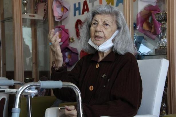 Üniversite öğrencileri ve tiyatrocularından anlamlı ‘27 Mart’ ziyareti