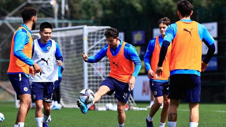 Fenerbahçe'de Jin-ho Jo, A Takım'la çalıştı