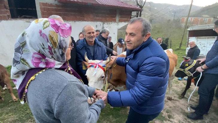 Heyelanda havyanlarını kaybeden çifte inek yardımı